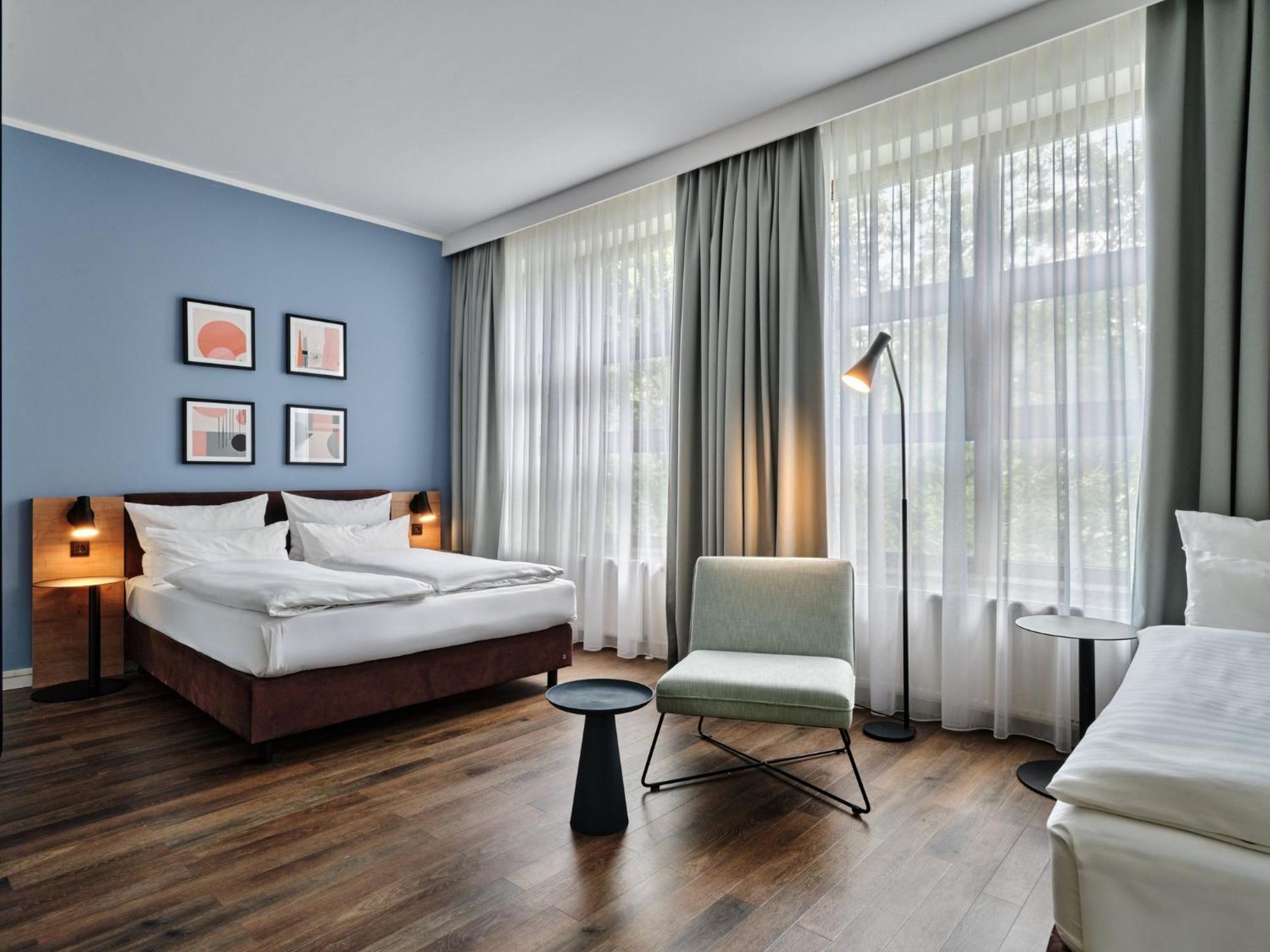 Garner - Schoeneberg By Ihg Hotel 3*