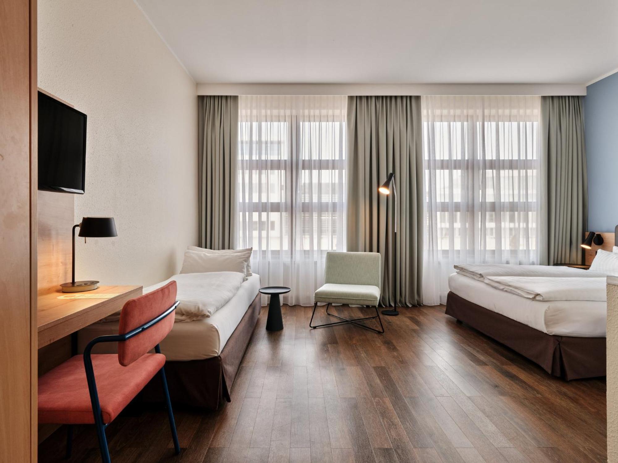Garner - Schoeneberg By Ihg Hotel 3*