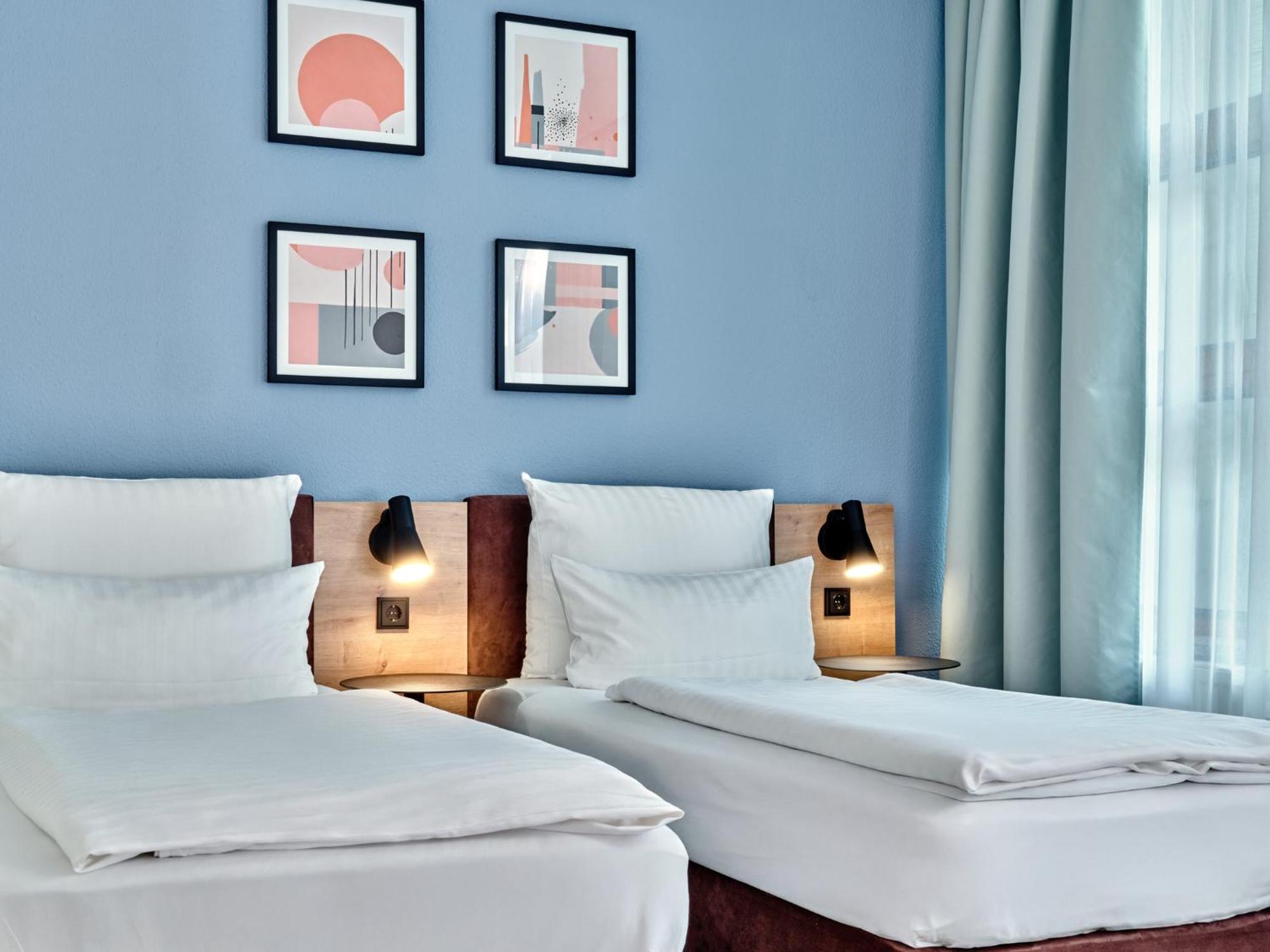 Garner - Schoeneberg By Ihg Hotel 3*